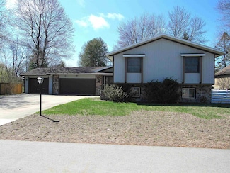 1225 Edwin St, Marinette, WI 54143