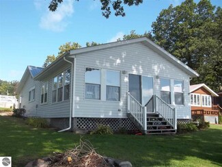 800 N Sage Dr, Lupton, MI 48635
