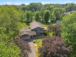 6913 Sumac Ct, Hugo, MN 55038
