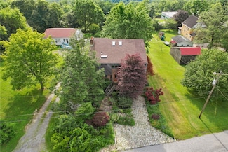 221 Summit Dr, Natrona Heights, PA 15065