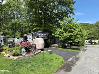 84 East Pkwy, Gatlinburg, TN 37738