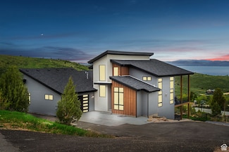 558 S Balsamorhiza Rd, Garden City, UT 84028