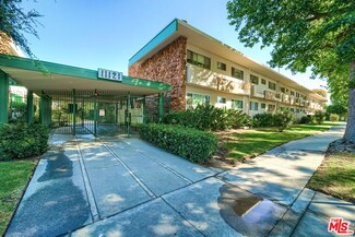 11121 Queensland St Unit H38, Los Angeles, CA 90034