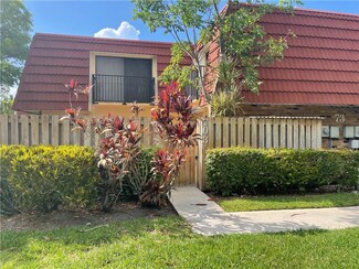 703 NW 98th Cir, Plantation, FL 33324