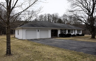 36 Center Rd, Dudley, MA 01571