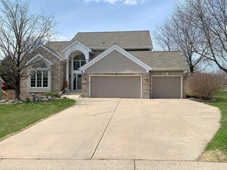 4321 Dorchester Ct, Saint Paul, MN 55123