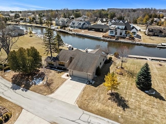 535 E Vine Ct, Sturgeon Bay, WI 54235