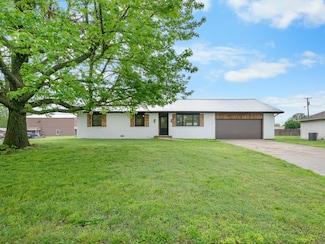 714 E Buffalo St, Bolivar, MO 65613