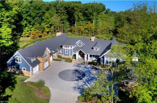 55 Old Farm Rd, Moreland Hills, OH 44022