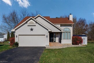 250 Carolewood Cir NW, Warren, OH 44483
