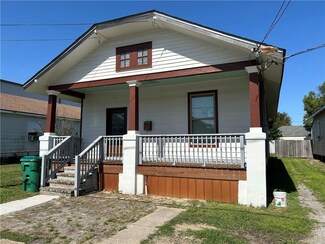 417 Chalmette St, Harvey, LA 70058