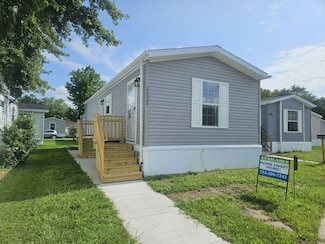 26020 5th St Unit RA198, Taylor, MI 48180