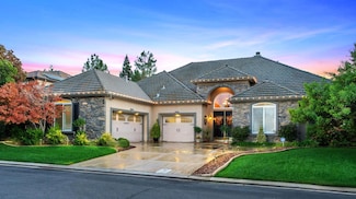 1689 E Shoal Creek Dr, Fresno, CA 93730