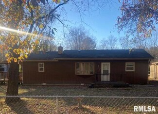 411 N Factory St, Benton, IL 62812