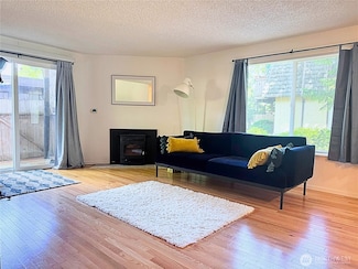 8627 25th Ave SW Unit B, Seattle, WA 98106
