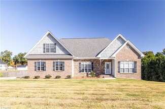 145 Scottsdale Ln, Clemmons, NC 27012