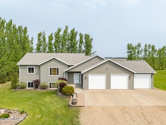 721 Shelby Ct NE, Thompson, ND 58278