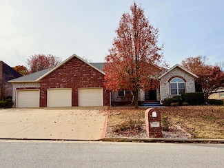 318 Fox Fire Ct, Joplin, MO 64801