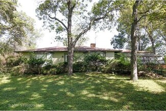 25W524 Indian Hill Woods, Naperville, IL 60563
