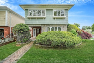 47-04 167th St, Flushing, NY 11358
