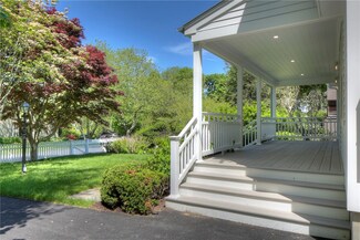 20 Beach Ave, Jamestown, RI 02835