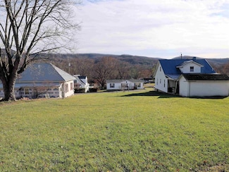 639 5th St NE, Pulaski, VA 24301