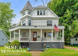 1749 Saint Clair River Dr, Algonac, MI 48001