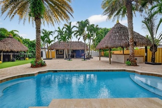 465 NW 153rd St, Miami, FL 33169