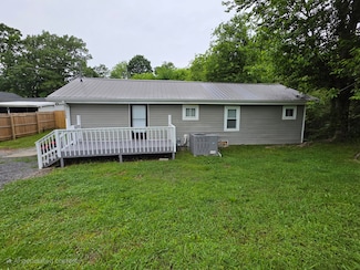 1568 Perry St SE, Cleveland, TN 37311