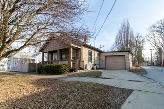 607 N Allin St, Bloomington, IL 61701