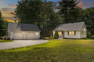 5 Coot Ln, Topsham, ME 04086