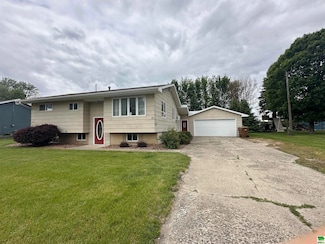 438 W Jensen St, Newell, IA 50568