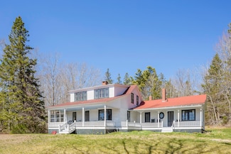 679 Reach Rd, Sargentville, ME 04673