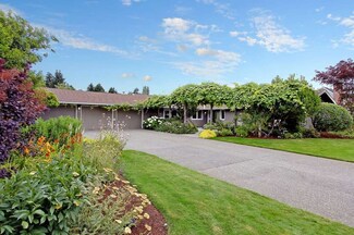 1376 85th Ave NE, Clyde Hill, WA 98004