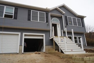 4 Crest Ave, Worcester, MA 01607