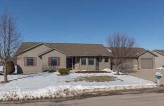 289 Whispering Hills Dr, Saint Charles, MN 55972