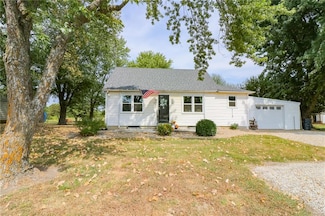 606 E 10th St, Holden, MO 64040
