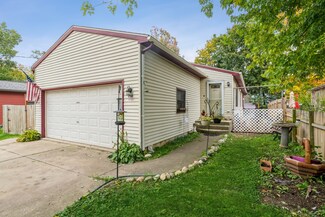 35719 N Oakwood Ave, Ingleside, IL 60041