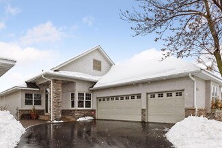 975 Nine Mile Cove E, Hopkins, MN 55343