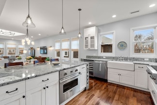 95 Beals St Unit 2, Brookline, MA 02446