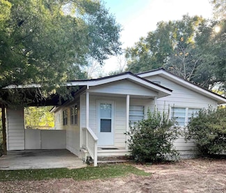 6653 Dearborn St, Milton, FL 32570