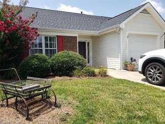 3578 Oak Chase Dr, High Point, NC 27265