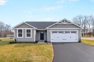 18 Emmitt Dr, Lynchburg, VA 24502