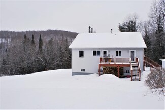 62 Pent Rd, Chelsea, VT 05038