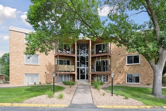 9143 Olson Memorial Hwy Unit 306, Golden Valley, MN 55427