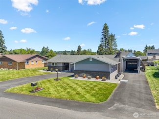 1212 Fieldcrest Ave, Centralia, WA 98531