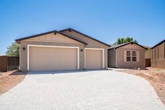 801 Flat Iron Rd, Clarkdale, AZ 86324