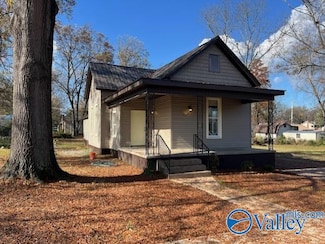 411 5th Ave SW, Decatur, AL 35601
