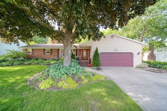 4860 Sequoia Dr, Jackson, MI 49201