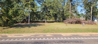 000 Palmetto Dr, Livingston, TX 77351